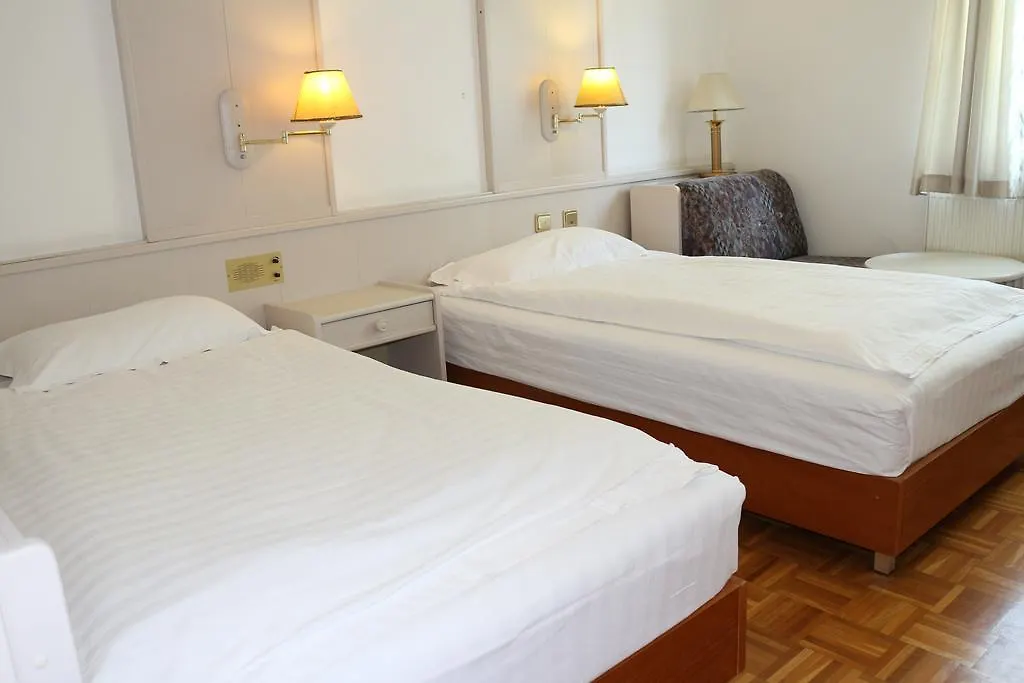 Hotel Wasserpalast - Breakfast For Free!!! غراتس